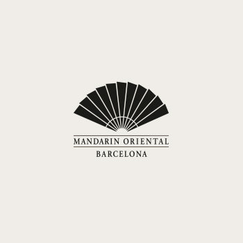 Logotipo de Mandarin Oriental Barcelona, con el símbolo del abanico.