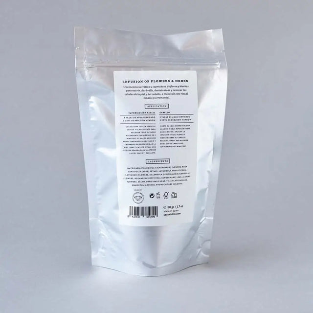 Envase de infusión floral de Beseaskin, 100% orgánica a base de Jazmín y Caléndula con fondo gris.