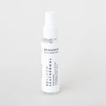 Envase de bruma floral facial iluminadora de Beseaskin, 100% orgánica a base de Rosa, Agua Termal y Concentrado de Posidonia con fondo blanco.